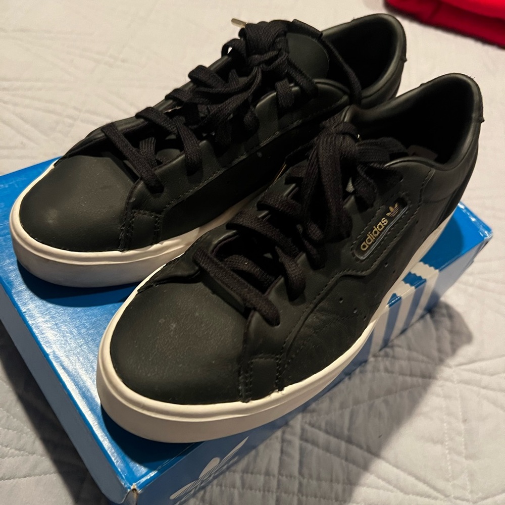 Adidas shoes only wore once pretty much new great condition